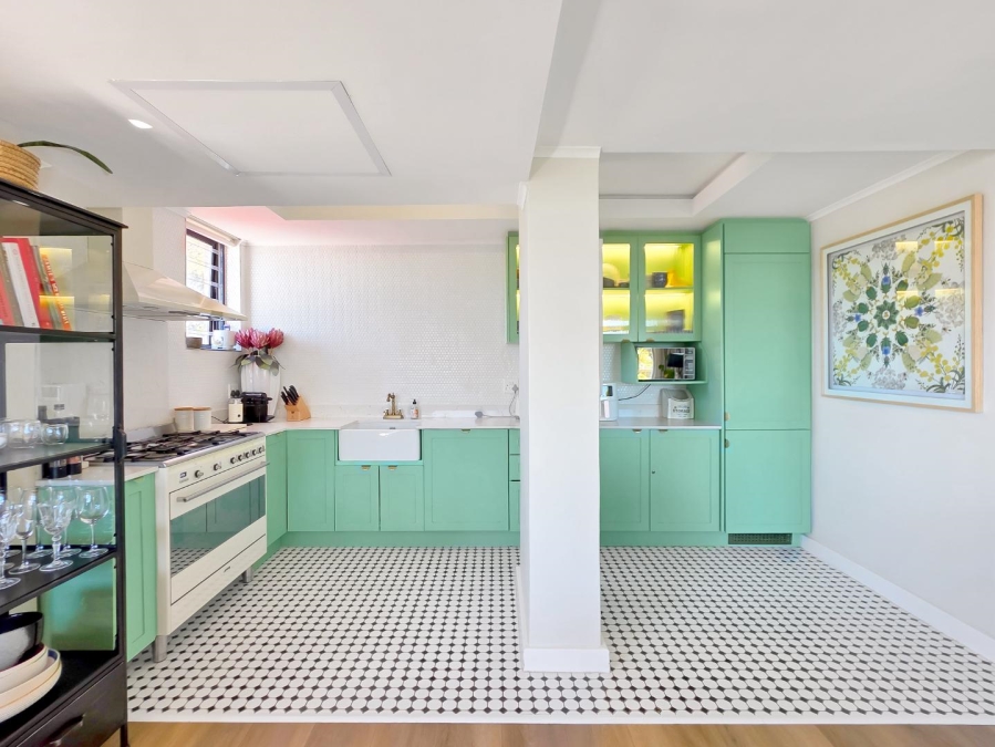2 Bedroom Property for Sale in Sea Point Western Cape